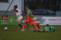 Bezirksliga - Saison 2025/26 - FC Gerolfing - DJK München - Michael Oblinger Torwart Gerolfing - Dennis Appiiah weiss München - Foto: Meyer Jürgen