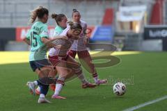 2. Bundesliga Frauen - Saison 2025/26 - FC Ingolstadt 04 Frauen - SC Sand - Jenny Beyer (Nr.8 - FC Ingolstadt Frauen I) - Schneider Kim grün SC Sand  - Foto: Meyer Jürgen