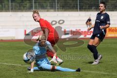 DFB - Pokal Frauen 1. Runde - Saison 2023/2024 - FC Ingolstadt 04 - FC Carl Zeiss Jena - Nina Penzkofer (Nr.13 - FCI Frauen) vergibt eine Torchance - Metzner Anika blau Jena - Foto: Meyer Jürgen