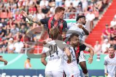 DFB-Pokal; FC Ingolstadt 04 - 1. FC Kaiserslautern; Sebastian Grönning (11, FCI) Zweikampf Kampf um den Ball Toure Almamy (6 FCK) Lukas Fröde (34, FCI) Heuer Jannis (24 FCK) Tomiak Boris (2 FCK)