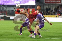 3. Liga; VfL Osnabrück - FC Ingolstadt 04; Zweikampf Kampf um den Ball Marcel Costly (22, FCI) Wiethaup Kevin (19 VFL) Kammerbauer Patrick (31 VFL)