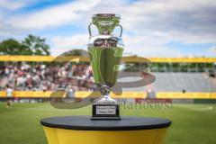 Toto-Pokal Finale; Würzburger Kickers - FC Ingolstadt 04; der Pokal Trophäe Lotto Bayern