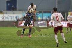 3. Liga - Saison 2025/26 - Waldhof Mannheim  -  FC Ingolstadt 04 - Lukas Fröde (Nr.34 - FC Ingolstadt 04) - Djayson Mendes (Nr.35 - Waldhof Mannheim) - Foto: Meyer Jürgen