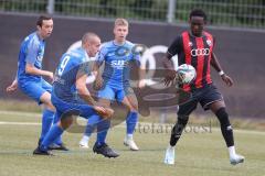 Bayernliga Nord - Saison 2024/25 - FC Ingolstadt 04 II - FC Münchberg - Jason Osei Tutu (Nr.11 - FCI U21) - Köhler Lucas blau Münchberg - Foto: Meyer Jürgen