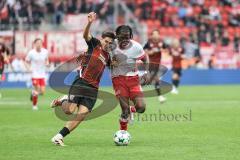 3. Liga; FC Ingolstadt 04 - Rot-Weiss Essen; Emre Gül (5, FCI) Zweikampf Kampf um den Ball Abiama Dickson (18 RWE)