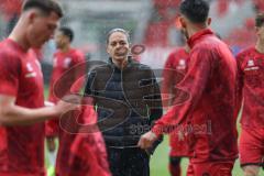 3. Liga; FC Ingolstadt 04 - SV Waldhof Mannheim; vor dem Spiel Cheftrainerin Sabrina Wittmann (FCI) im Regen
