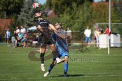 Kreisliga - Saison 2026/27 - SV Hundszell - SV Menning - Johannes Boyer schwarz Menning  - Manuel Wittmann blau Hundszell - Foto: Meyer Jürgen
