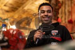 3. Liga; FC Ingolstadt 04 - Fantreffen im Sport-Treff Senners Alm, volles Haus; Interview Stadionsprecher Italo Mele mit Neuzugang nach Winterpause Emilio Kehrer (44, FCI)