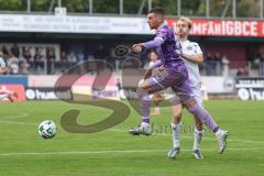Toto-Pokal; SV Wacker Burghausen - FC Ingolstadt 04; Zweikampf Kampf um den Ball Ognjen Drakulic (30, FCI) Luca Paul Schulten (18 SVWB)