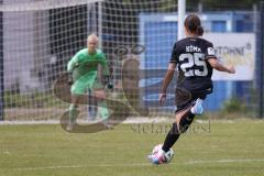2. Bundesliga Frauen - Saison 2025/26 - FC Ingolstadt 04 Frauen - FCB München II - Annika Kömm (Nr.25 - FC Ingolstadt Frauen I) vergibt eine 100% Torchance - Klink Anna TW FCB - XXXXX - Foto: Meyer Jürgen