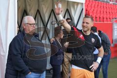 3. Liga - Saison 2024/25 - FC Ingolstadt 04 - SV Wehen Wiesbaden - Vorsitzender des Vorstandes Peter  Jackwerth (FCI) - Torwart Marius  Funk (Nr.1 - FCI) - Foto: Meyer Jürgen