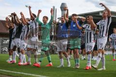 3. Liga - Saison 2026/27 - SC Sonnenhof Großaspach - FC Ingolstadt 04 - Die Mannschaft bedankt sich bei den mitgereisten Fans - jubel - Foto: Meyer Jürgen