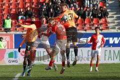 2024_1_20 - 3. Liga - Saison 2023/24 - HallescherFC - FC Ingolstadt 04 -  - Julian Kügel (Nr.31 - FC Ingolstadt 04) - Julian Eitschberger (Nr.42 - HallescherFC ) - Foto: Meyer Jürgen