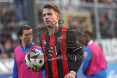 3. Liga; TSV 1860 München - FC Ingolstadt 04; Ecke Max Besuschkow (17, FCI)