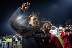3. Liga; SSV Ulm - FC Ingolstadt 04; Spiel ist aus, Sieg 1:3 Spieler bedanken sich bei den Fans Torschütze Julian Kügel (29, FCI) Max Besuschkow (17, FCI)