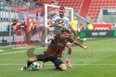 3. Liga; FC Ingolstadt 04 - MSV Duisburg; Zweikampf Kampf um den Ball Lukas Fröde (34, FCI) Bulic Rasim (6 MSV)