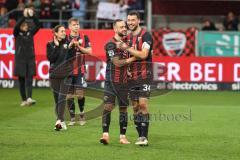 3. Liga; FC Ingolstadt 04 - Erzgebirge Aue; Sieg Jubel Freude Spieler bedanken sich bei den Fans Lukas Fröde (34, FCI) David Kopacz (29, FCI) Cheftrainerin Sabrina Wittmann (FCI) Max Plath (14 FCI)