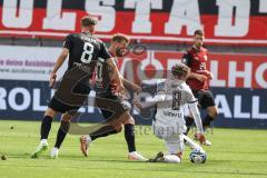 3. Liga; FC Ingolstadt 04 - SSV Ulm 1846; Zweikampf Kampf um den Ball Yannick Deichmann (20, FCI) Benjamin Kanuric (8, FCI) Ahrend Lukas (8 Ulm)