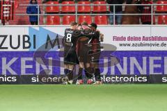 3. Liga; FC Ingolstadt 04 - Borussia Dortmund II; Tor Jubel Treffer 1:1 Ausgleich, Pascal Testroet (37, FCI) mit David Kopacz (29, FCI) Jannik Mause (7, FCI) Benjamin Kanuric (8, FCI) Bryang Kayo (48, FCI)