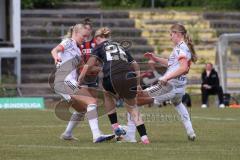 2. Bundesliga Frauen - Saison 2025/26 - FC Ingolstadt 04 Frauen - FCB München II - Zähringer Lucie rot FCB  - Teresa Frizberg (Nr.26 - FC Ingolstadt Frauen I) - Gmeineder Marie rot FCB  - Foto: Meyer Jürgen