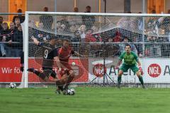 Toto Pokal; FC Sportfreunde Schwaig - FC Ingolstadt 04; Torwart Kai Eisele (25, FCI) Yannick Deichmann (20, FCI) Raffael Ascher 9 Torchance verpasst