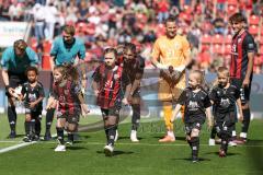 3. Liga - Saison 2024/25 - FC Ingolstadt 04 - SV Wehen Wiesbaden - Pascal Testroet (Nr.37 - FCI)  -  - einlaufen - Foto: Meyer Jürgen