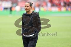 3. Liga; FC Ingolstadt 04 - SSV Jahn Regensburg; Cheftrainerin Sabrina Wittmann (FCI) enttäuscht Remis 1:1 und geht vom Platz