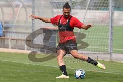 3.Liga - Saison 2023/2024 - Trainingsauftakt - FC Ingolstadt 04 - Leon Guwara (Nr.6 - FCI) -  - Foto: Meyer Jürgen