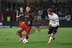 3. Liga; SC Verl - FC Ingolstadt 04; Zweikampf Kampf um den Ball Max Besuschkow (17, FCI) Lehmann Paul (14 Verl)