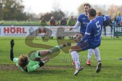 Kreisliga - Saison 2024/25- SV Hundszell - SV Menning -  - Korbinian Rankl blau #5 Menning - Lucas Steinbach Torwart Hundszell - GFlorian Dormeier blau Menning #17 - Foto: Meyer Jürgen