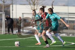 2. Bundesliga Frauen - Saison 2025/26 - FC Ingolstadt 04 Frauen - VFR SW Warbeyen  - Emma Kusch (Nr.9 - FC Ingolstadt Frauen I) - Howard Hayley Ann grün Warbeyen - Foto: Meyer Jürgen
