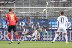 3. Liga; SV Wehen Wiesbaden - FC Ingolstadt 04; Simon Lorenz (32, FCI) rettet den Ball vor Torwart Marius Funk (1, FCI) Janitzek Justin (15 SVWW) Sebastian Grönning (11, FCI)