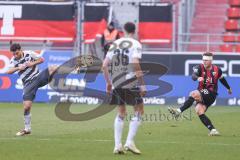 3. Liga; FC Ingolstadt 04 - SV Sandhausen; verletzt rechts Simon Lorenz (32, FCI) Stolze Sebastian (36 SVS)