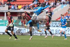 3. Liga; FC Ingolstadt 04 - FC Hansa Rostock; Zweikampf Kampf um den Ball Felix Keidel (43, FCI) Kinsombi Christian (27 HR)