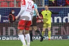 2.BL; SSV Jahn Regensburg - FC Ingolstadt 04; Torwart Robert Jendrusch (1, FCI) schreit zum Team