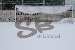 2023_12_1 - - Saison 2023/24 - Schnee auf dem Fussballplatz - ASP - Audi Sport Park - Platz ist gesperrt - Schild platz ist gesperrt Schnee Tor Spielabsage Schnee - Foto: Meyer Jürgen