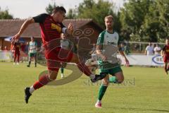 Freundschaftsspiel- Saison 2025/26- SV Kasing - FC Geisenfeld-  - Markus Renoth grün Geisenfeld - Patrick Rzepka rot Kasing - Foto: Meyer Jürgen