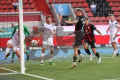 3. Liga; FC Ingolstadt 04 - SV Waldhof Mannheim; Thalhammer Maximilian (31 SVWM) klärt auf der Linie, Dennis Borkowski (7, FCI) ärgert sich Klünter Lukas (24 SVWM) Simon Lorenz (32, FCI)