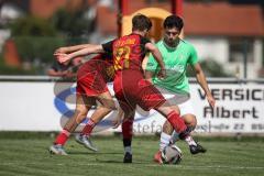 Kreisliga- Saison Saison 2026/27 -  Muhammedcan Tural grün Fatih - Mathias Neumayer rot Kasing - Foto: Meyer Jürgen