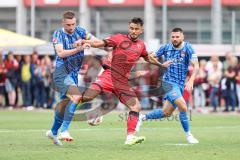 3. Liga; Testspiel; FC Ingolstadt 04 - 1. FC Heidenheim; Zweikampf Kampf um den Ball Mainka Patrick (6 HDH) Fredrik Carlsen (8, FCI) Busch Marnon (2 HDH)