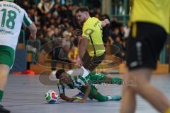 Lotto Bayern Hallencup - Saison 2024/25 - SV Manching - FC Hitzhofen/Oberzell- Romeo Öxler grün Manching - Christoph Thomas gelb Hitzhofen - Foto: Meyer Jürgen