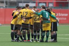 AUDI Amateuercup - Saison 2024/25 - TSV Lichtenau - FC Geisenfeld - Lichtenau bildet einen Kreis vor dem Spiel - XXXXX - Foto: Meyer Jürgen