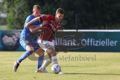 Toto-Pokal; Finale; FV Illertissen - FC Ingolstadt 04; Zweikampf Kampf um den Ball Denis Linsmayer (23, FCI) Frisorger Kevin (13 FVI)