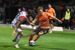 3. Liga; FC Viktoria Köln - FC Ingolstadt 04; Benjamin Kanuric (8, FCI) Schultz Michael (3 Köln) Zweikampf Kampf um den Ball