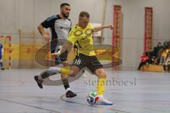 Lotto Bayern Hallencup - Saison 2024/25 - FC Hitzhofen/Oberzell - TSV Ober./Unterhaunstadt- Nico Seitz gelb Hitzhofen  - Ramazan Kurnaz grau Ober/Unterhaunstadt - Foto: Meyer Jürgen