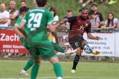 Testspiel; 3. Liga; VfB Eichstätt - FC Ingolstadt 04; Leon Guwara (6, FCI) Flanke