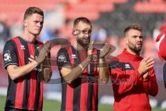 3. Liga; FC Ingolstadt 04 - FC Hansa Rostock; Sieg Jubel Freude 2:1, Spieler bedanken sich bei den Fans, Sebastian Grönning (11, FCI) David Kopacz (29, FCI) Yannick Deichmann (20, FCI)