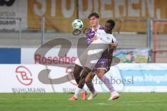 Toto-Pokal; SV Wacker Burghausen - FC Ingolstadt 04; Zweikampf Kampf um den Ball Elias Decker (4, FCI) Diowo, Timothee (19 SVWB)