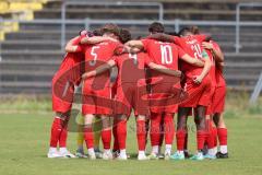 Bayernliga Nord - Saison 2023/2024 - FC Ingolstadt 04 - VFB Eichstätt - Die Mannschaft bildet einen Kreis vor dem Spiel - Foto: Meyer Jürgen