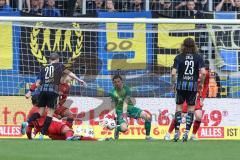 3. Liga; 1. FC Saarbrücken - FC Ingolstadt 04; Torwart Kai Eisele (25, FCI) hält den Schuß von Pick Florian (20 FCS) Civeja Tim (23 FCS)